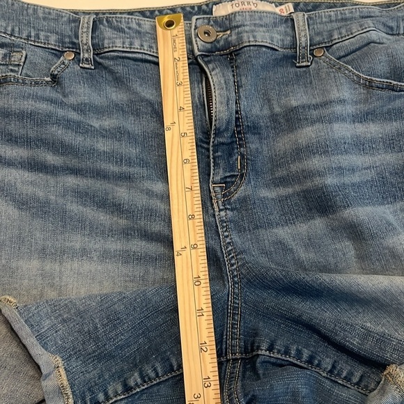 Torrid 5 Inch Vintage Stretch High-Rise Short Size 20 - Picture 5 of 12